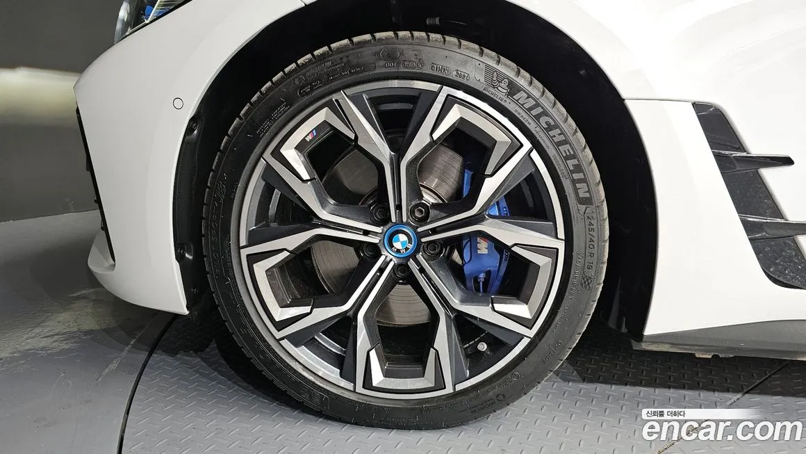 BMW i4 2024 из KR, фото 7