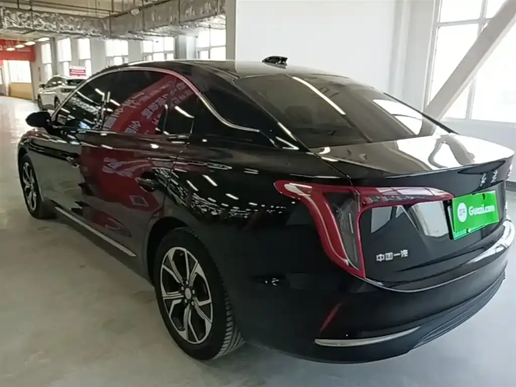 Hongqi E-QM5 — фото 6