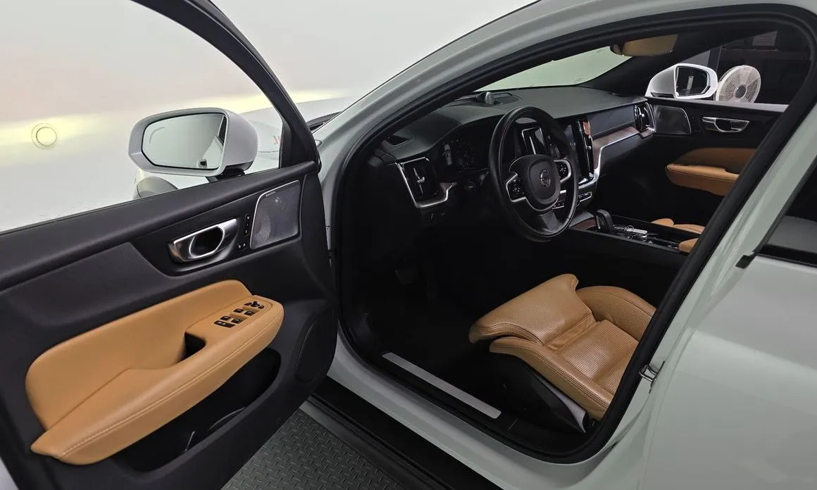 Volvo V60 2021 из KR, фото 8