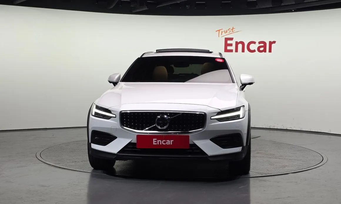 Volvo V60 2021 из KR, фото 2