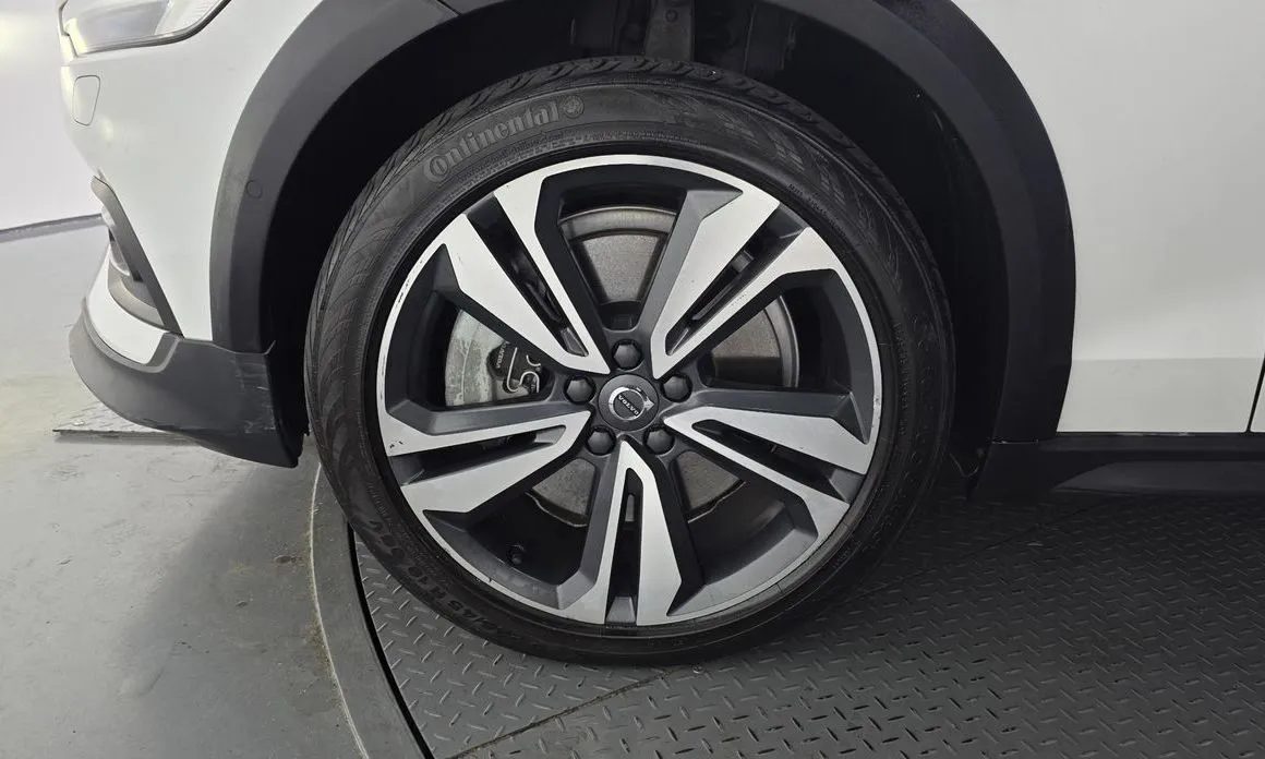 Volvo V60 2021 из KR, фото 4
