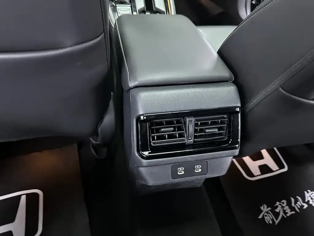 Honda Accord — фото 10