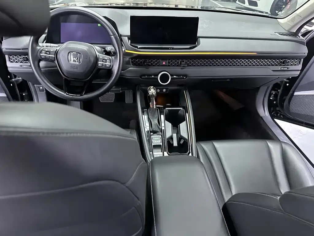 Honda Accord — фото 8
