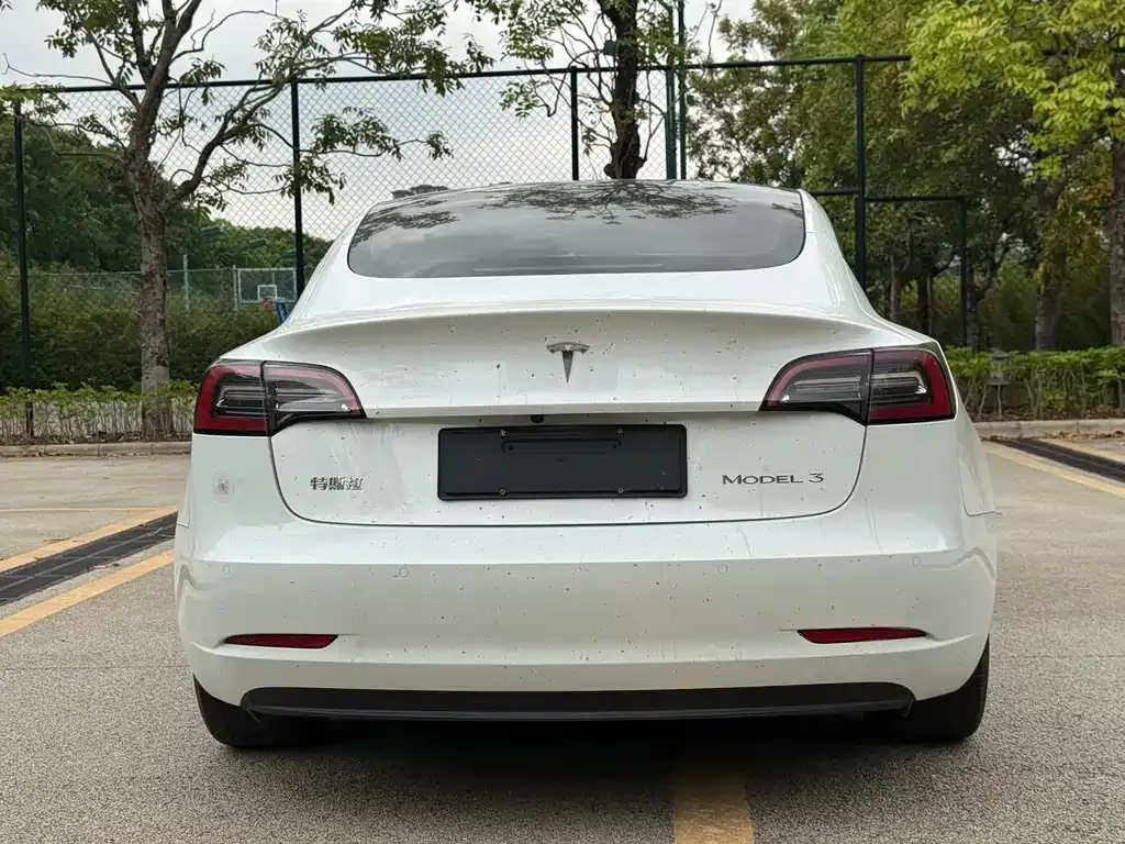 Tesla Model 3 — фото 8