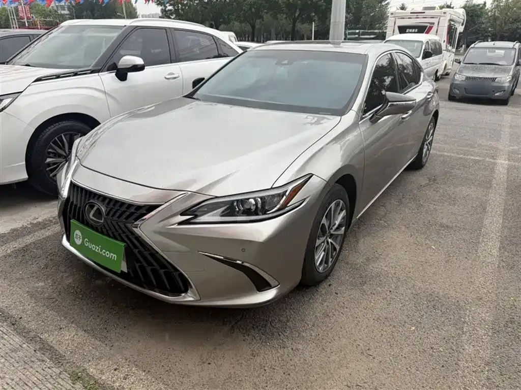 Lexus ES — фото 4
