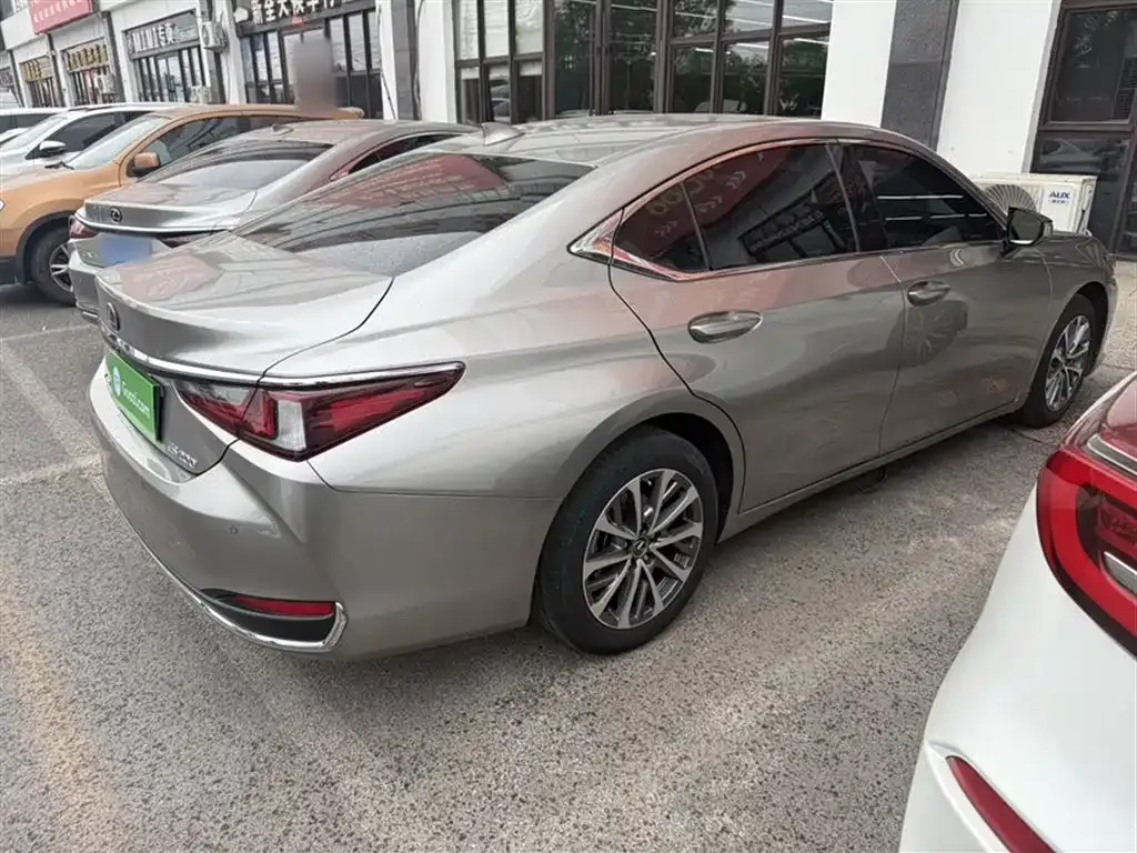 Lexus ES — фото 10