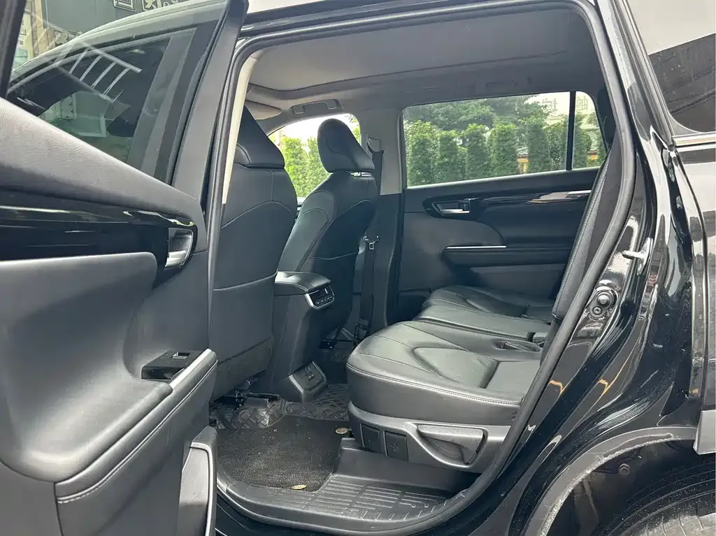 Toyota Highlander — фото 4