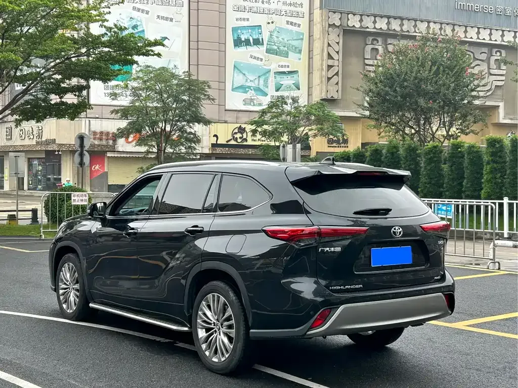 Toyota Highlander — фото 6