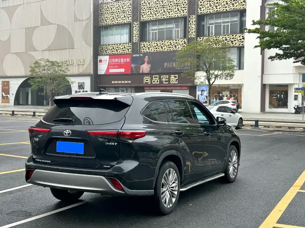 Toyota Highlander — фото 10