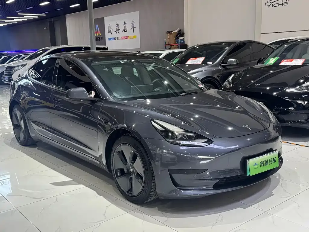 Tesla Model 3 — фото 5