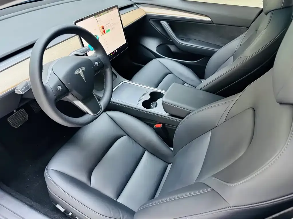 Tesla Model 3 — фото 8