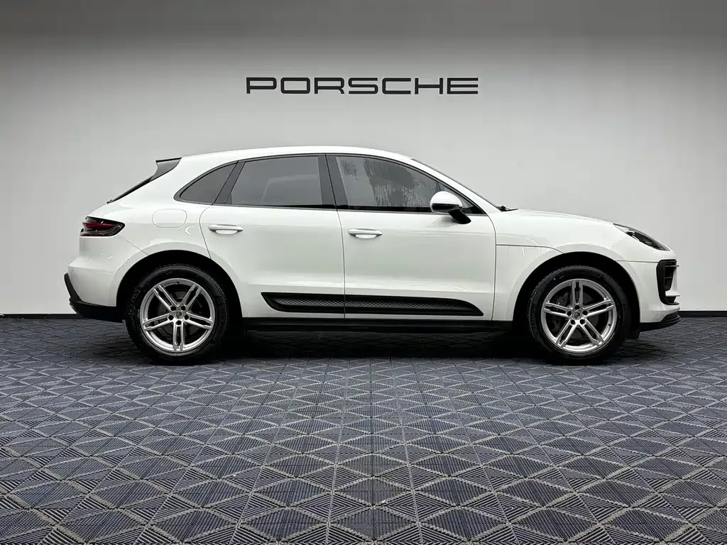 Porsche Macan — фото 9