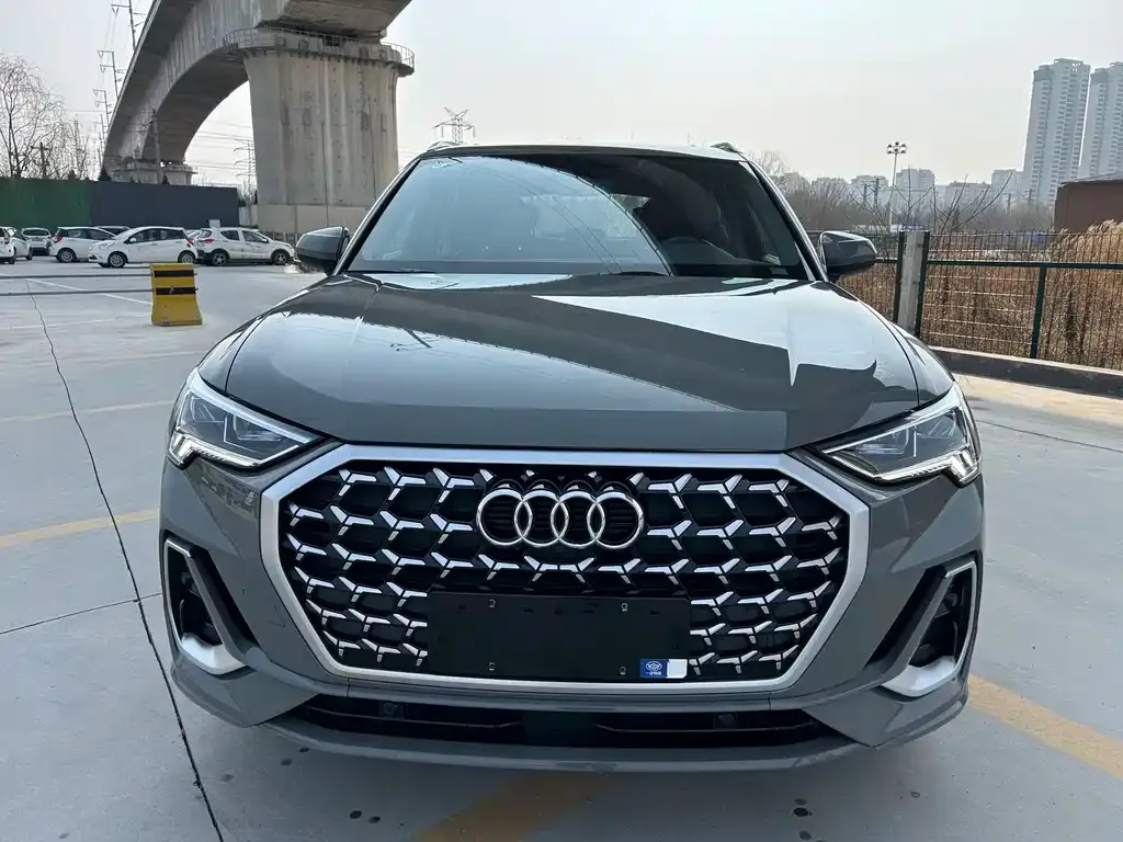 Audi Q3 — фото 5