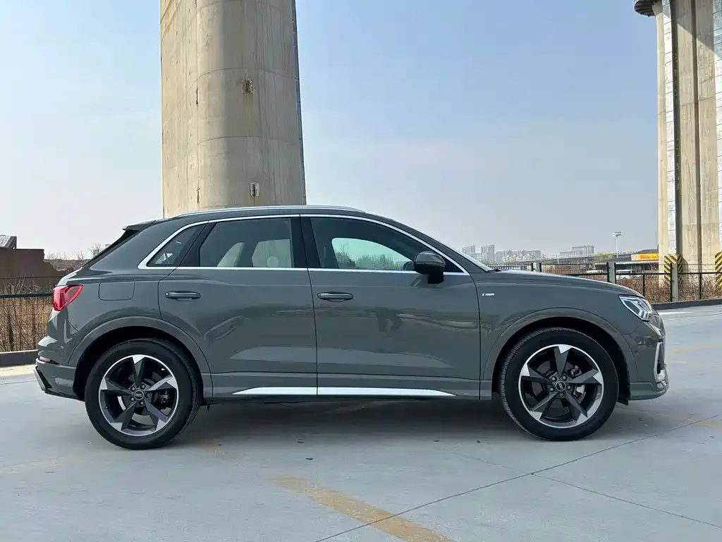 Audi Q3 — фото 10