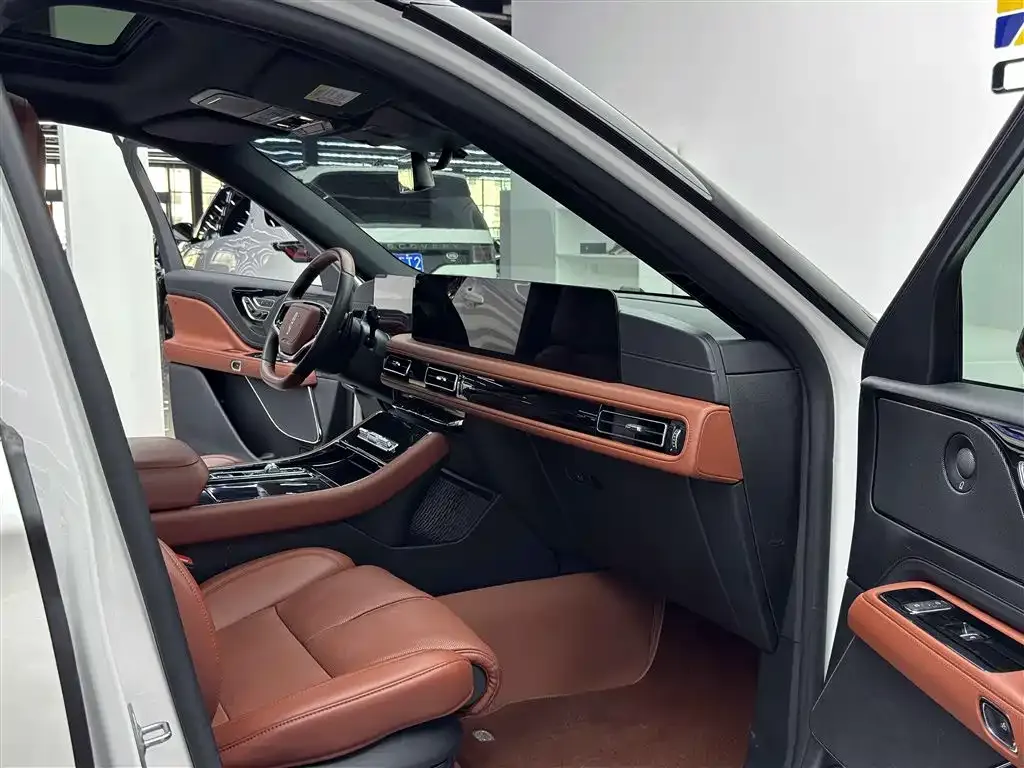 Lincoln Aviator — фото 10