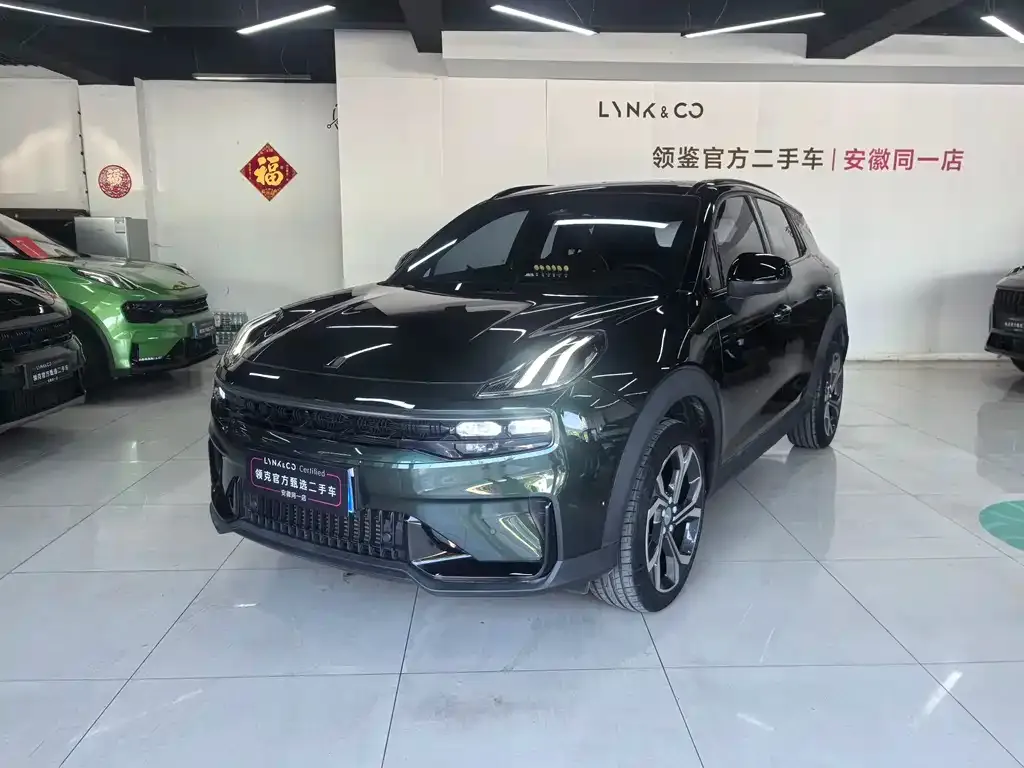 Lynk & Co 06