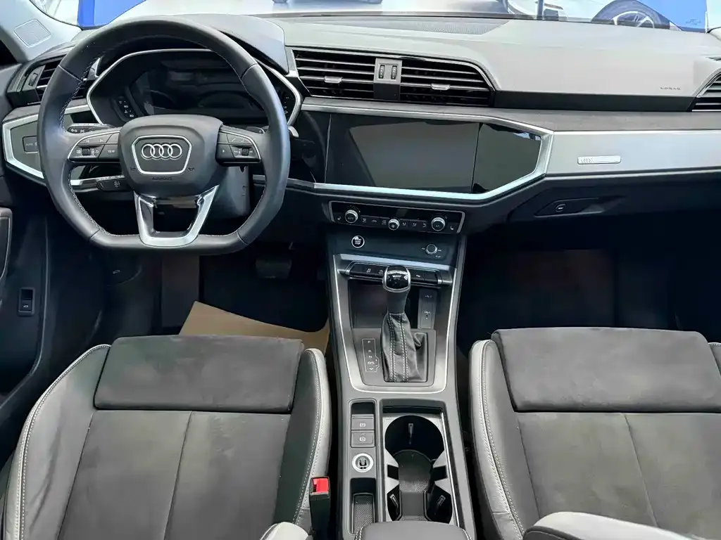 Audi Q3 2023 из CN, фото 5