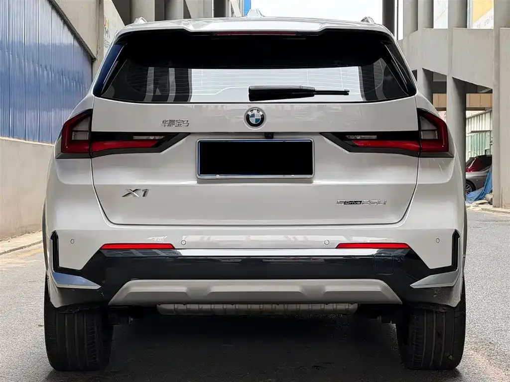 BMW X1 — фото 7