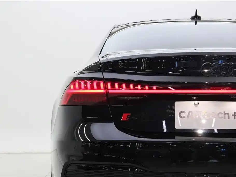 Audi A7L — фото 5