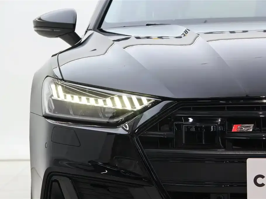 Audi A7L — фото 10