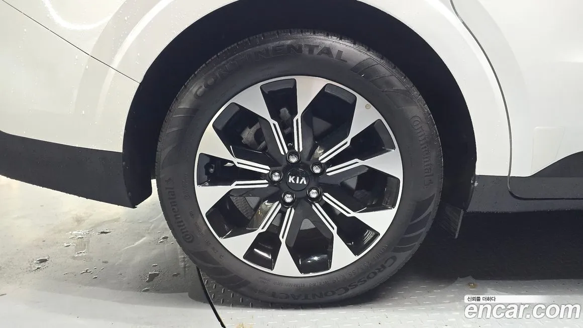 Kia Carnival — фото 10