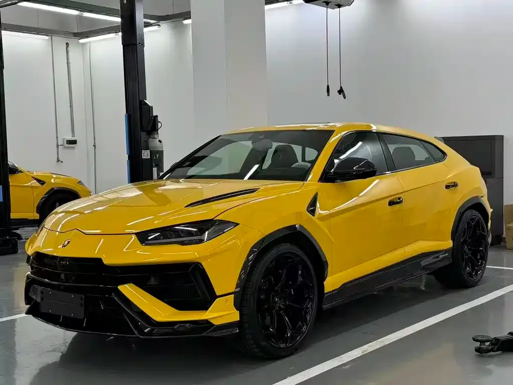 Lamborghini Urus — фото 1