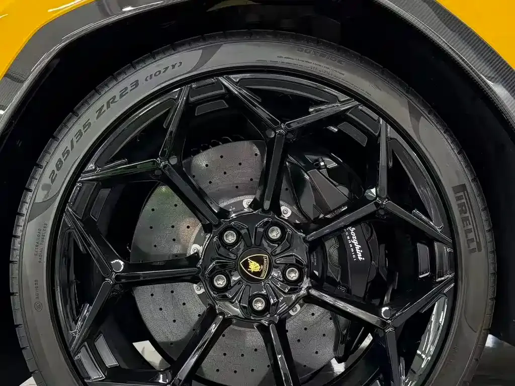 Lamborghini Urus — фото 6