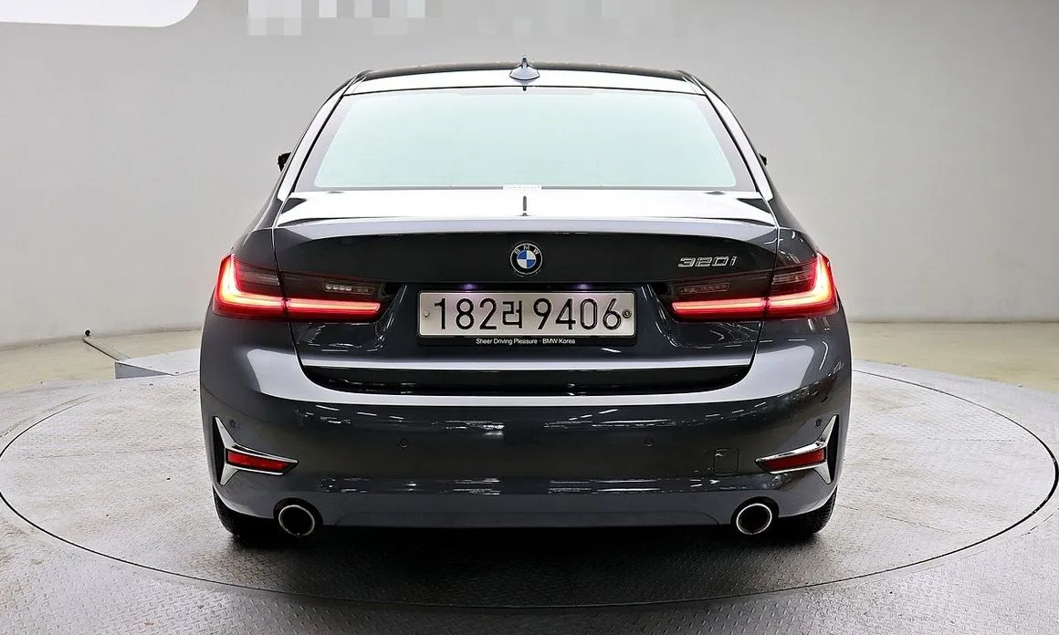 BMW 3-Series 2021 из KR, фото 3
