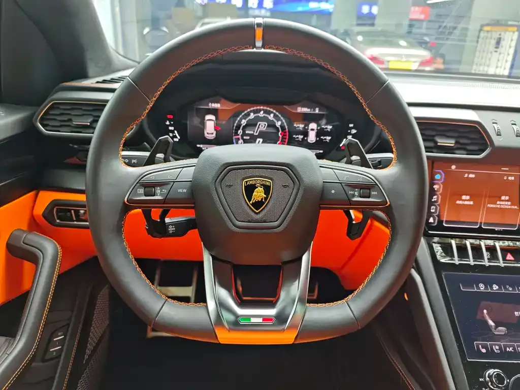 Lamborghini Urus — фото 4
