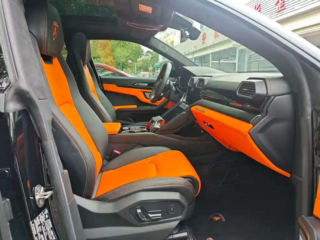 Lamborghini Urus — фото 10