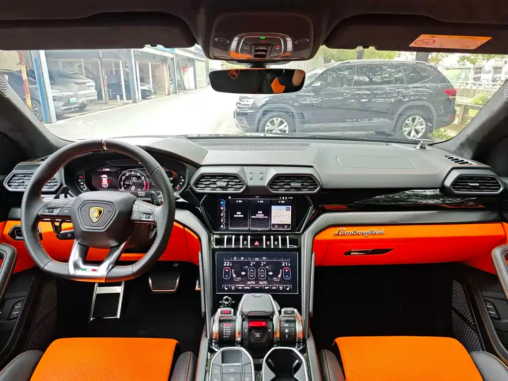 Lamborghini Urus — фото 6