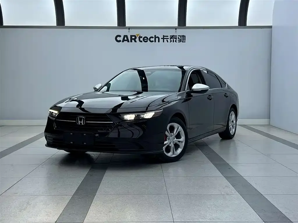 Honda Accord — фото 1