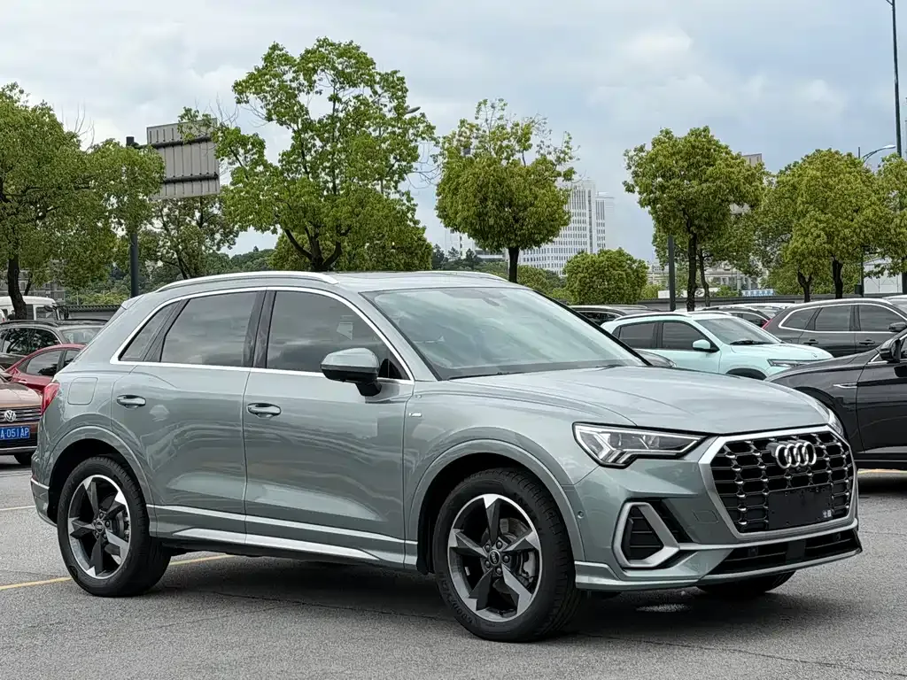 Audi Q3 — фото 10