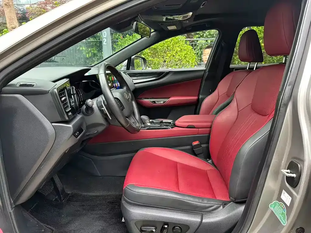Lexus NX — фото 2