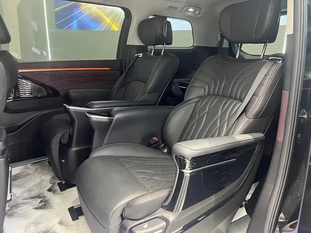 GAC Motor Trumpchi M8 — фото 10