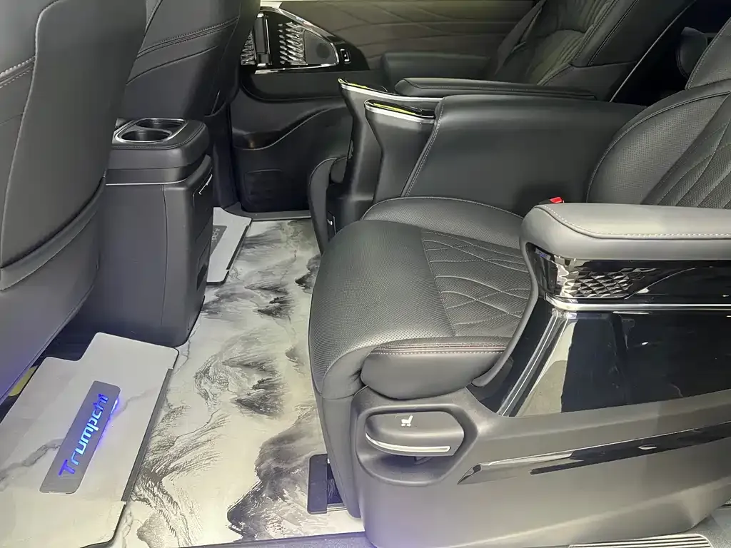 GAC Motor Trumpchi M8 — фото 9