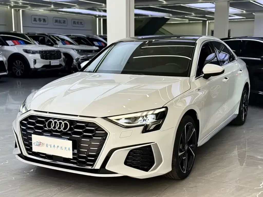 Audi A3 — фото 1