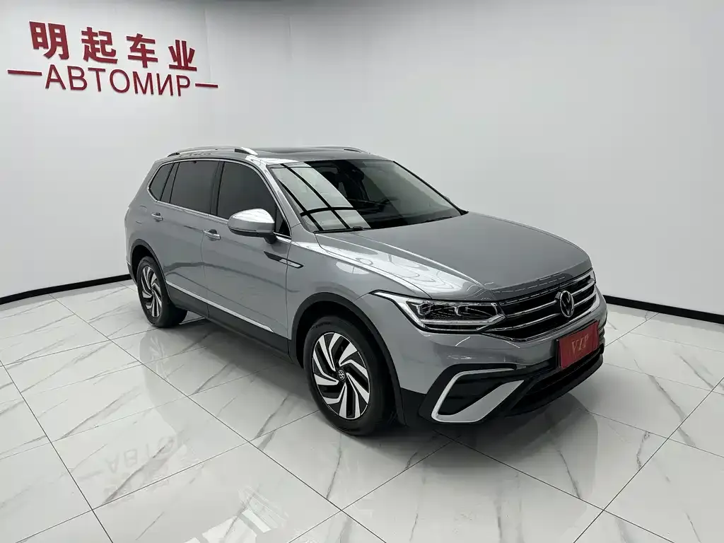 Volkswagen Tiguan L — фото 5