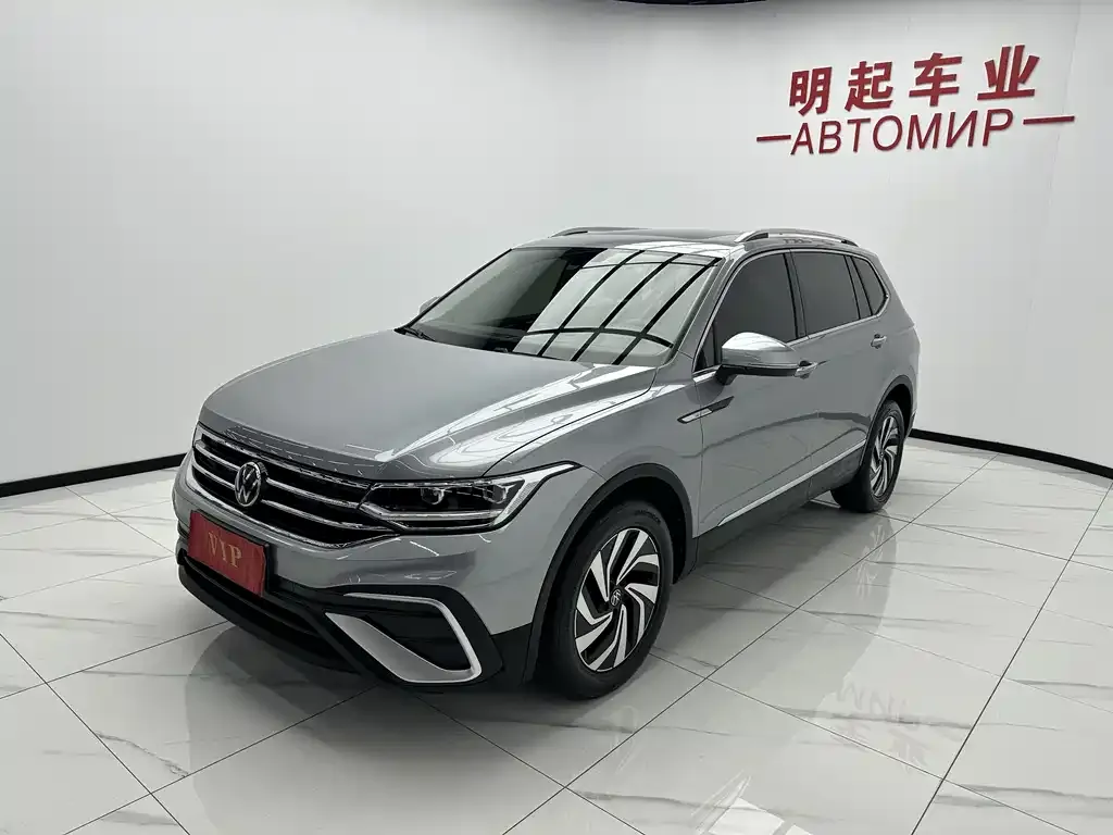 Volkswagen Tiguan L — фото 6