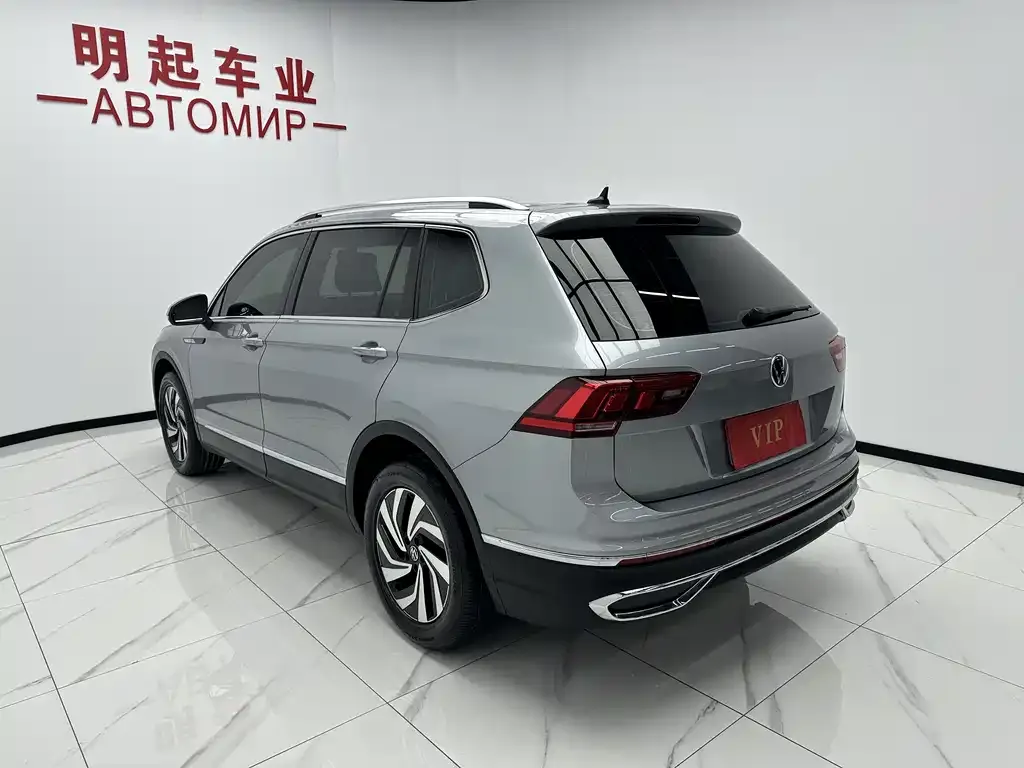 Volkswagen Tiguan L — фото 3