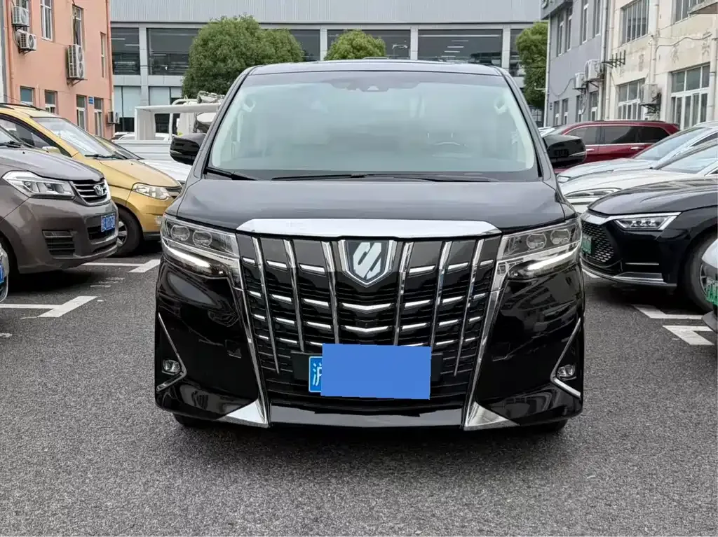 Toyota Alphard — фото 5