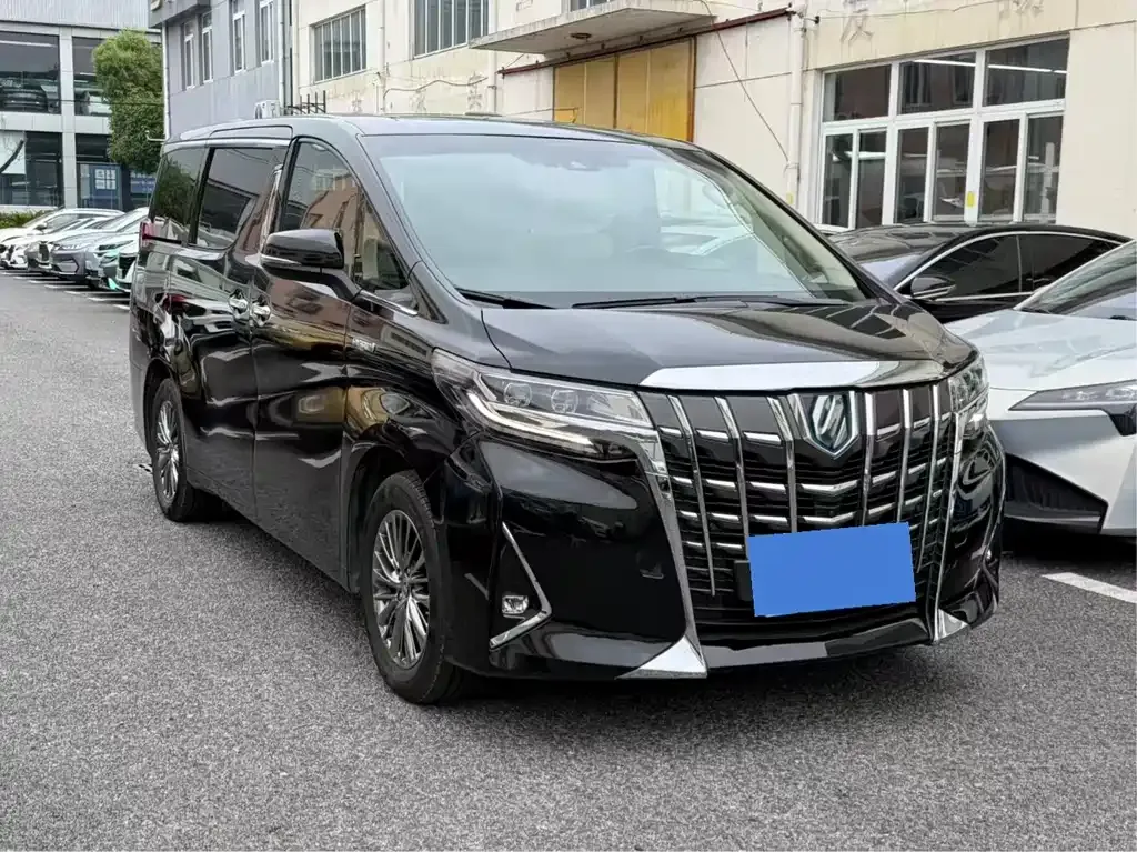 Toyota Alphard — фото 8