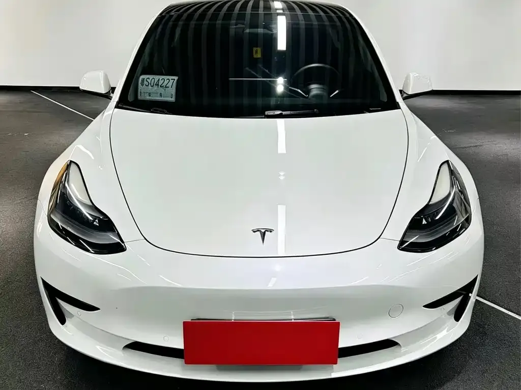 Tesla Model 3 — фото 9