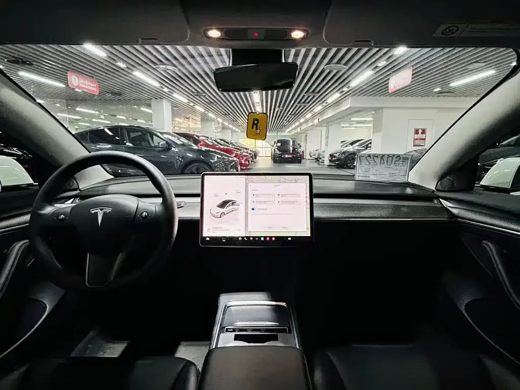 Tesla Model 3 — фото 7