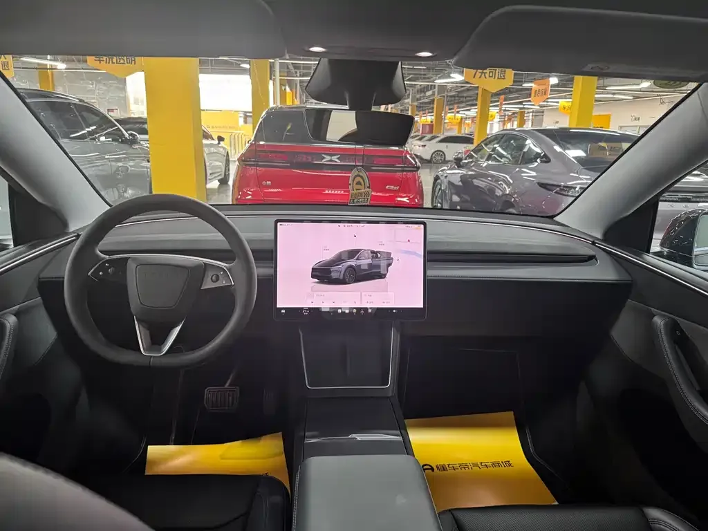Tesla Model Y — фото 3