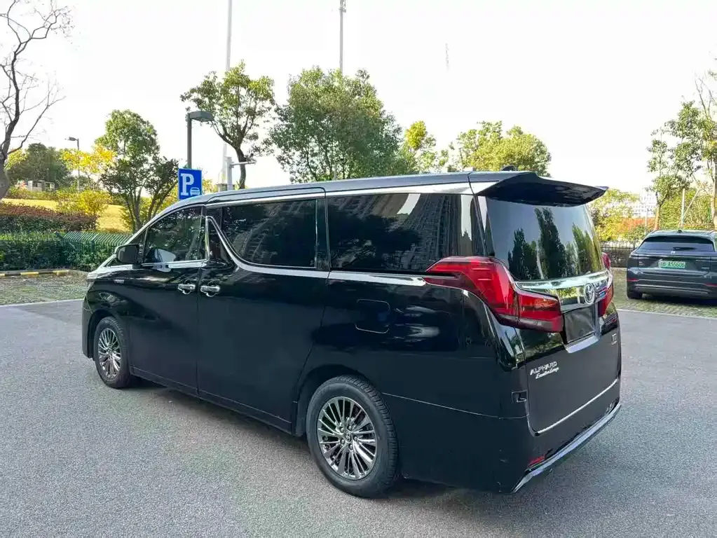 Toyota Alphard 2022 из CN, фото 8