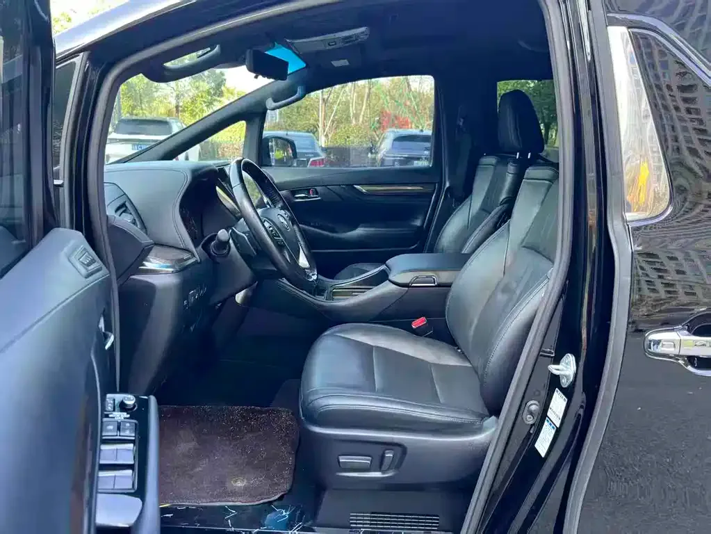 Toyota Alphard 2022 из CN, фото 4