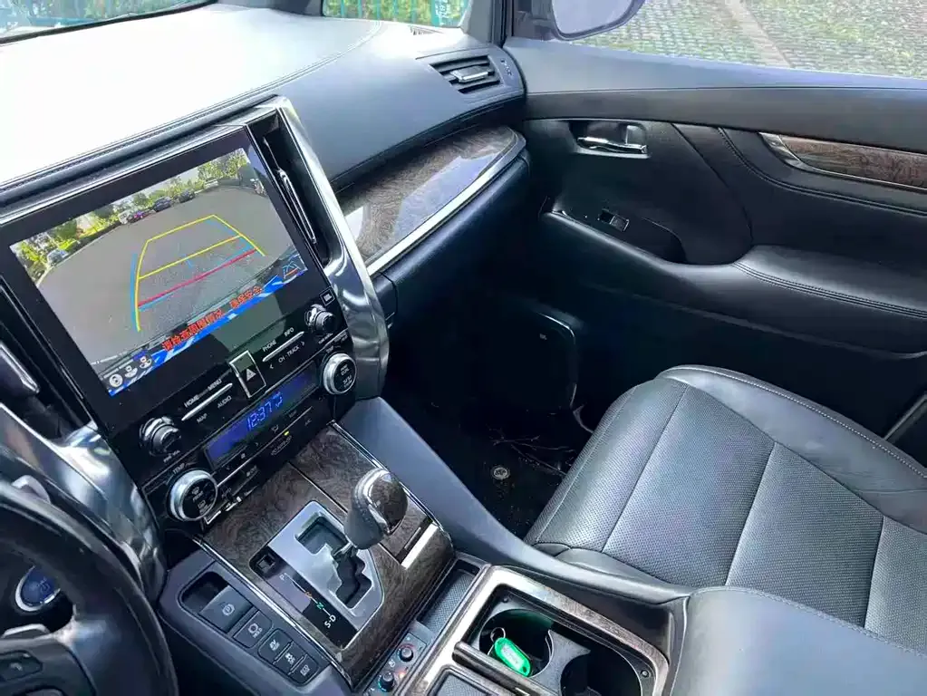 Toyota Alphard 2022 из CN, фото 5