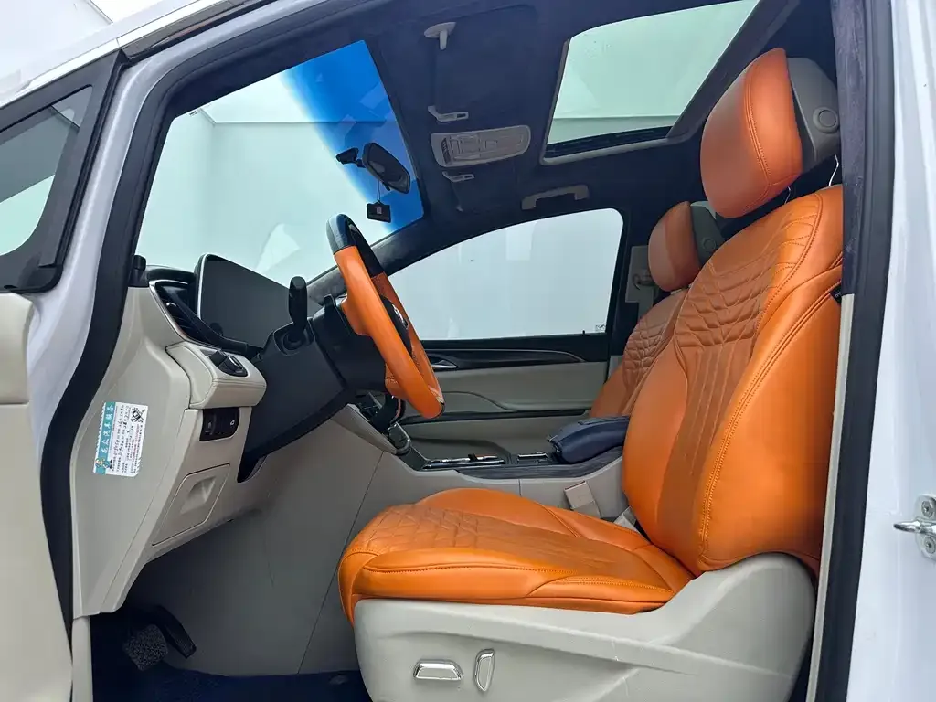 Buick GL8 2023 из CN, фото 8