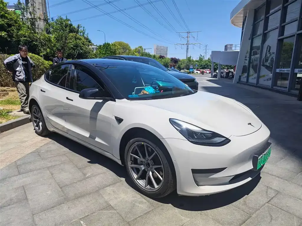 Tesla Model 3 — фото 2